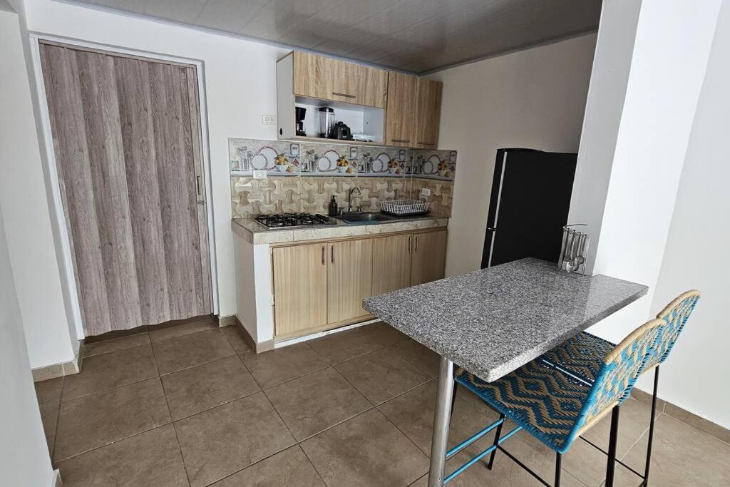 Denier House Guabinal Apto 2 41-60 Av Guabinal Apartment *